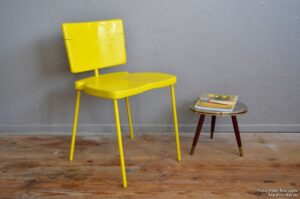 Chaise bistrot bureau Ettore Sottsass, groupe de memphis, post-modernisme, mix and match, chair, brasserie, jaune