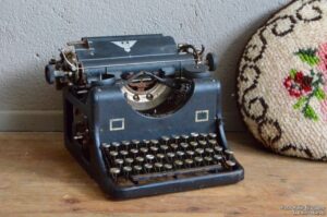 Machine à écrire Aigle objet déco rétro vintage original unique curiosité Olivetti Underwood Continental aigle ancienne