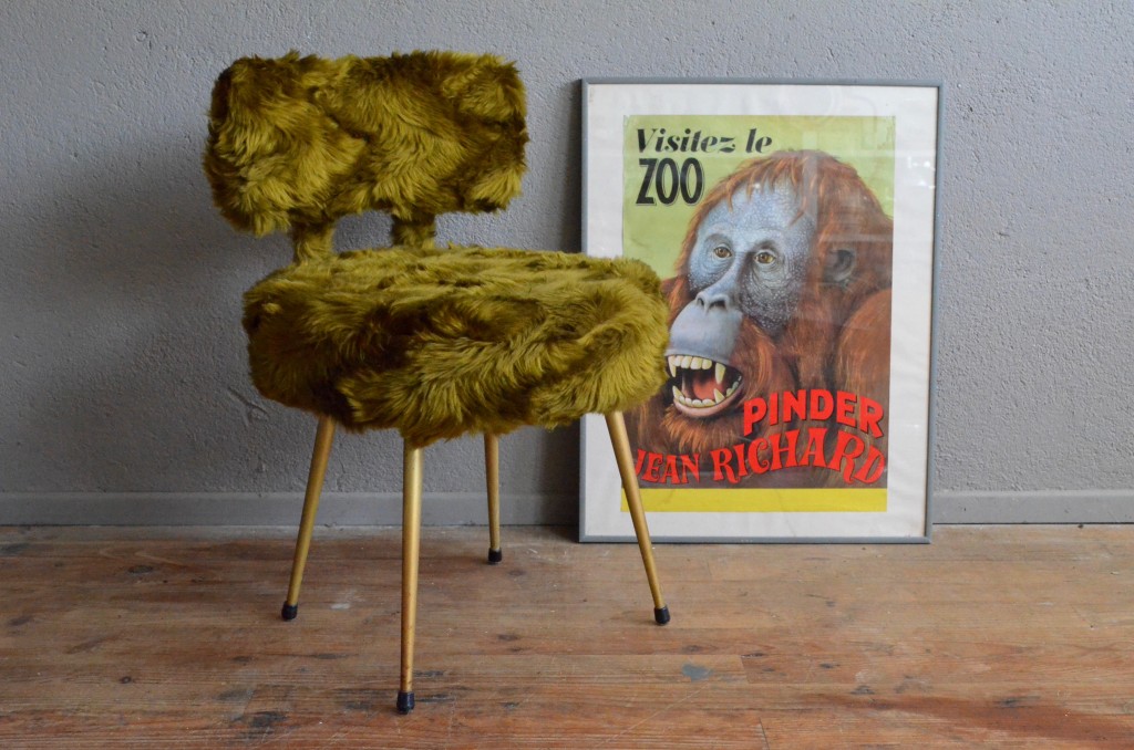 Chaise moumoute vintage années 70