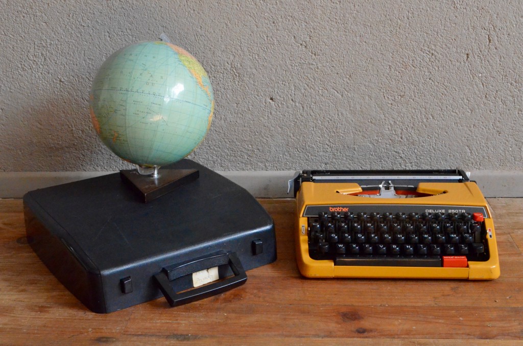 Machine à écrire Brother - L'atelier Belle Lurette, Rénovation de meubles  vintage