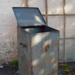 poubelle box coffre à jouet métal industriel vintage bac à linge sale atelier détournée brocante en ligne