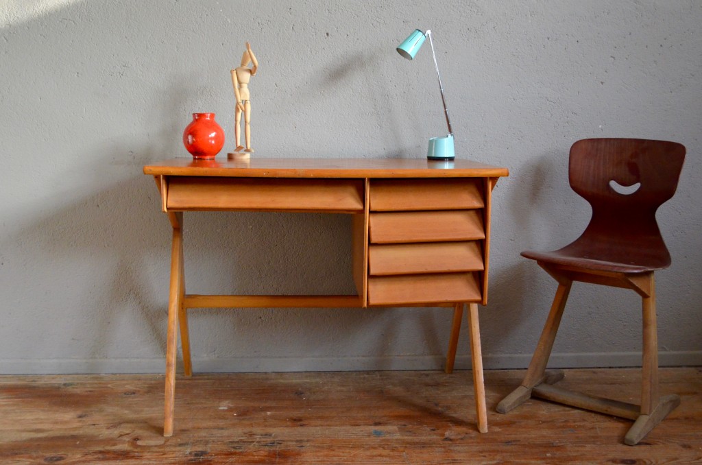 Bureau vintage noir et bois, graphique, pieds compas