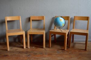 Chaise enfant Olfa - L'atelier Belle Lurette, Rénovation de meubles vintage