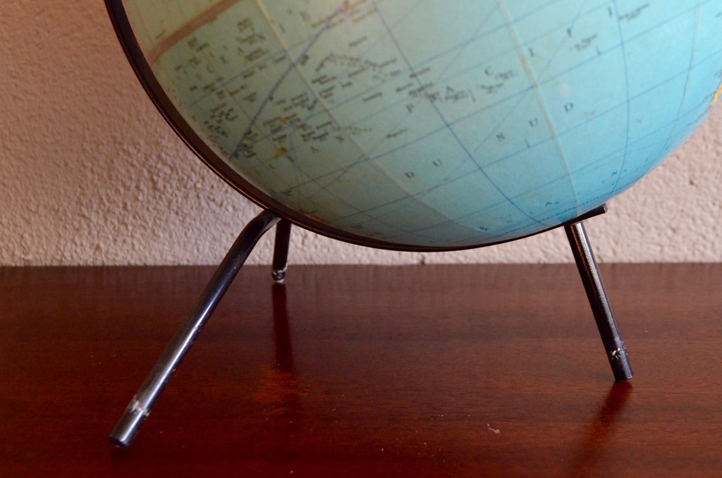 Globe terrestre lumineux Taride - L'atelier Belle Lurette, Rénovation de  meubles vintage