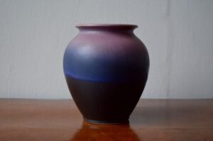 Vase années 60 allemand signé Bay W germany numéroté émail bicolore violet 650 14