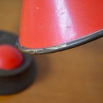 Lampe cocotte de bureau rouge pop rétro design moderniste années 50