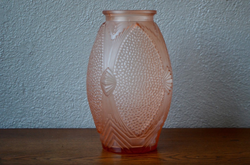 Vase Art Déco en verre rose L'atelier Belle Lurette, Rénovation de