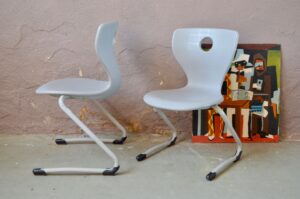Chaise enfant Pantoswing de Verner Panton Design scandinave vintage