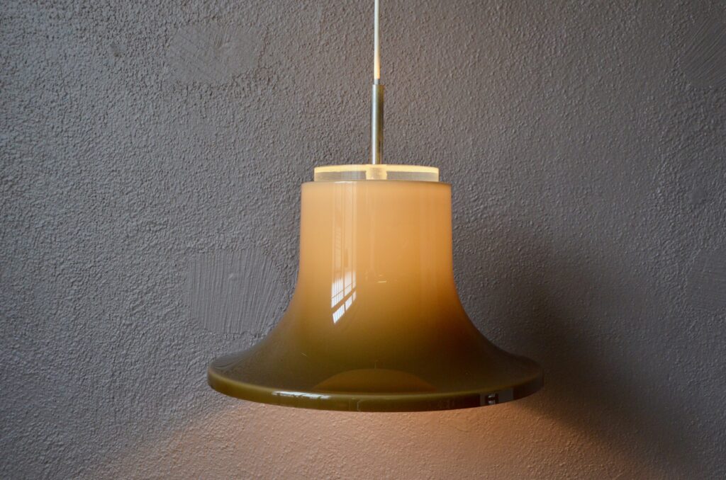 Lampe de plafond vintage en plastique design space age 1970 Wila