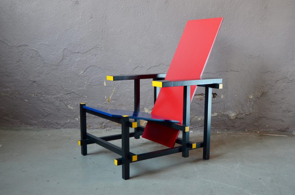 Chaise rouge & bleu de Gerrit Rietveld Chaise rouge & bleu de Gerrit Rietveld