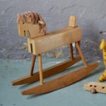 Cheval à bascule vintage rétro années 70 bois waldorf Montessori kid rocking horse wooden toy