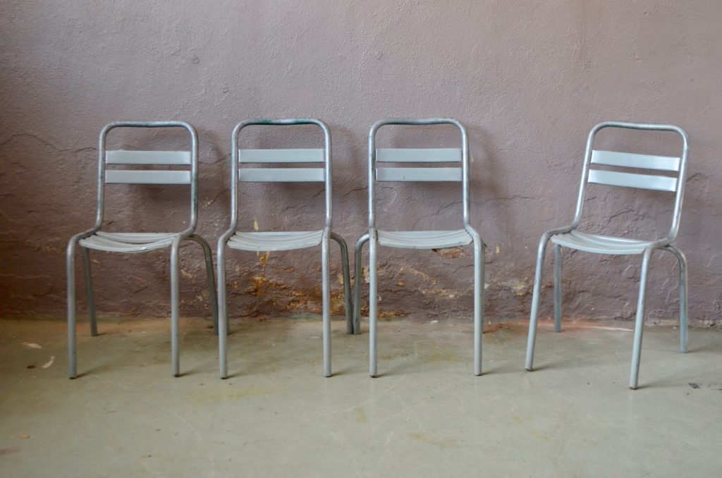 Chaises Tolix grises Chaises Tolix grises
