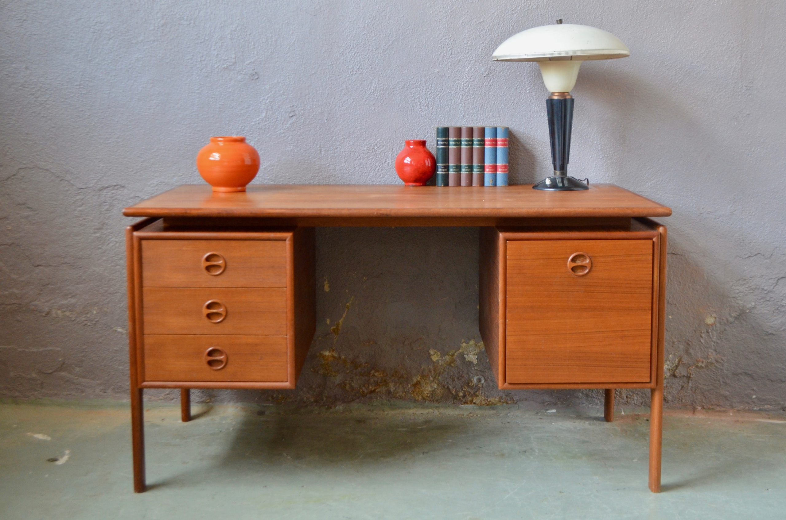 Bureau vintage danois en teck des années 60