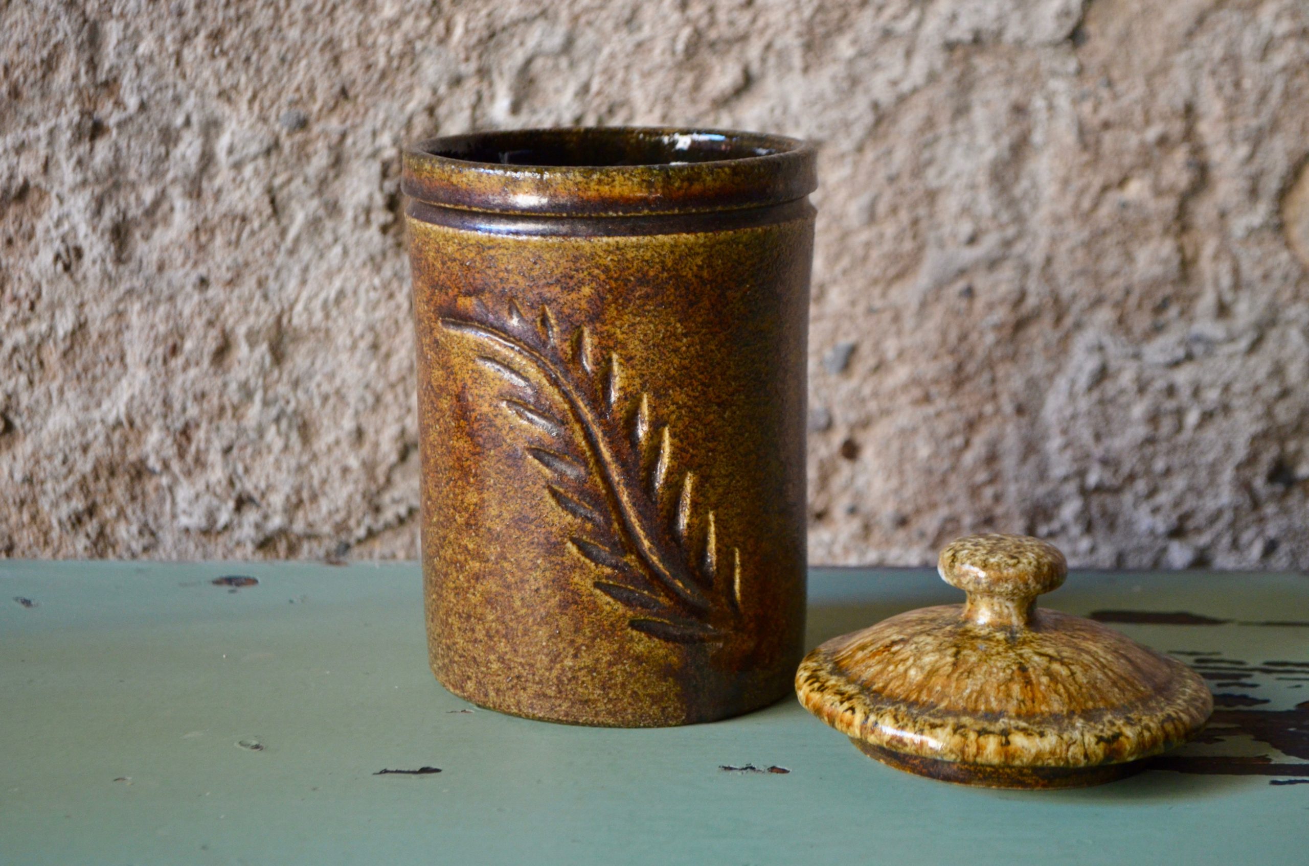 Pot couvert Les potiers d'Accolay céramique 50 vintage décor aux fougères