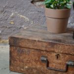 Valise vintage rétro caisse de transport bohème rustique wabi sabi atelier garage indus