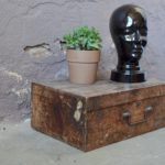 Valise vintage rétro caisse de transport bohème rustique wabi sabi atelier garage indus