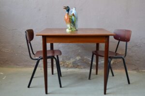 Table à repas en teck design vintage scandinave rallonges intégrées