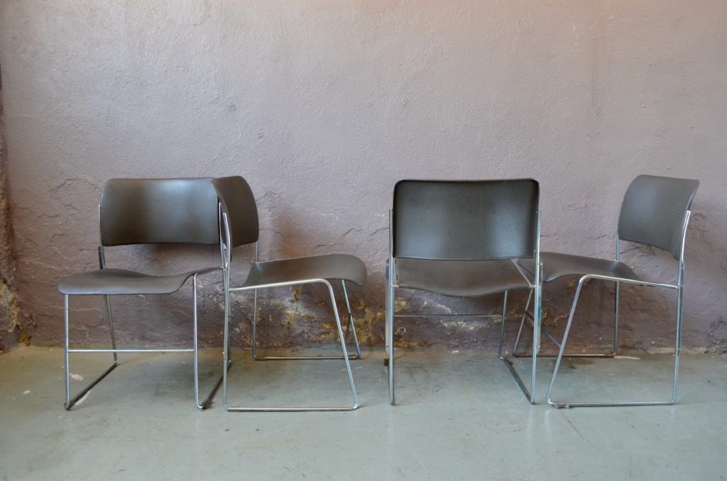 Chaises 40/4 de David Rowland Chaises 40/4 de David Rowland