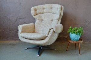 Fauteuil eggchair scandinave vintage pivotant ancien