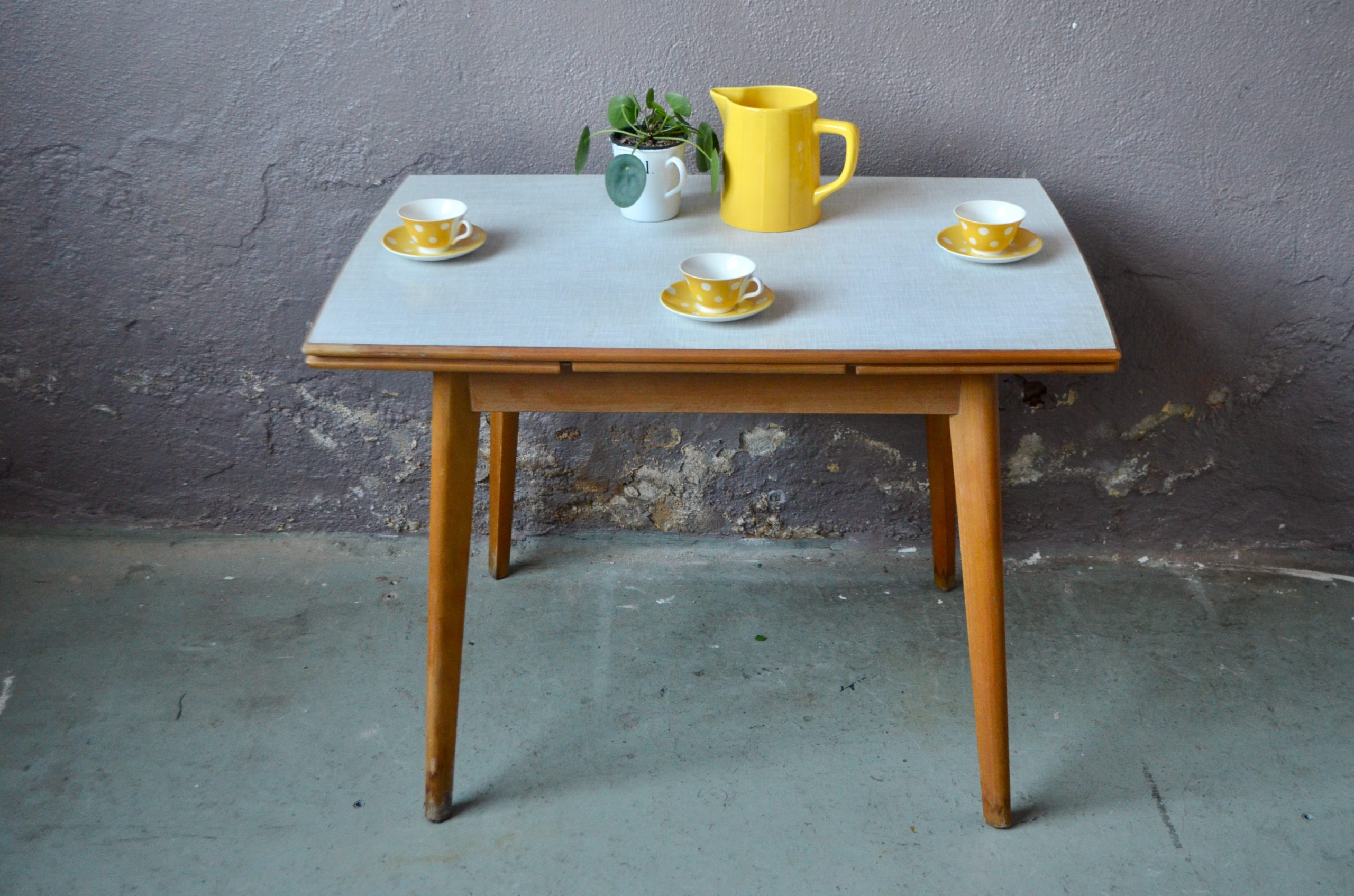 Table bistrot vintage piétement hêtre compas plateau formica table à rallonges