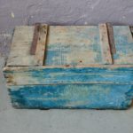 Malle en bois coffre à jouets vintage rétro années 40 publicitaire patiné Lille & Bonnières