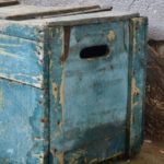Malle en bois coffre à jouets vintage rétro années 40 publicitaire patiné Lille & Bonnières