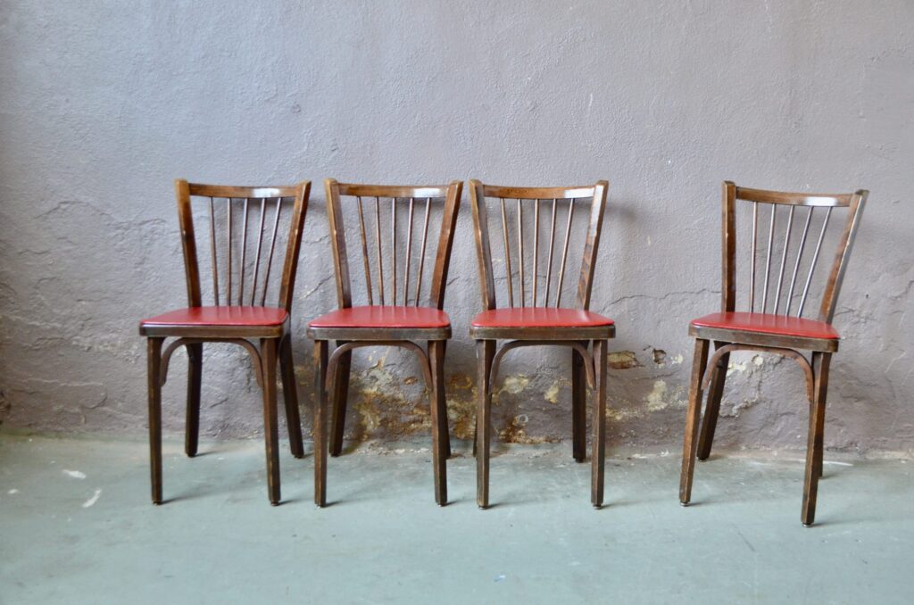 Chaises bistrot Baumann rouges années 60 vintage rétro skaï rouge cuisine scandinave, rouge