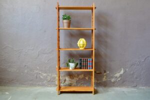 Petite étagère en bois démontable bibliothèque mobilier enfant années 70 déco de chambre rétro