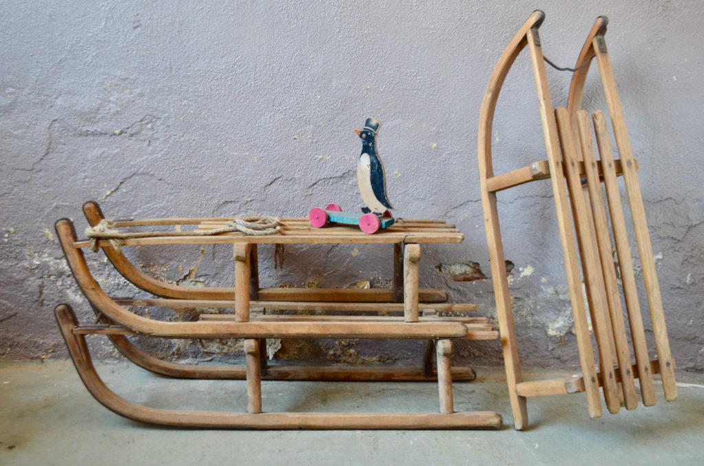 Luge ancienne en bois et métal Luge ancienne en bois et métal