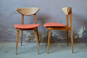 Paire de chaises vintage scandinave bois et skaï orange design modernsite