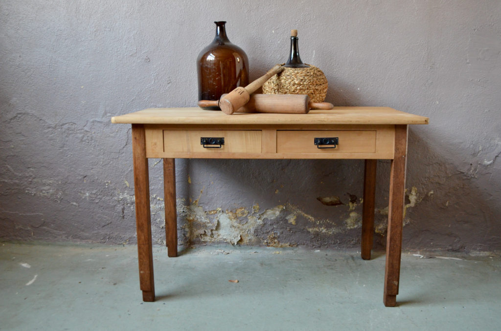 Table de drapier Clarence Table de drapier Clarence