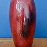 Vase rouge en céramique de Max Idlas style vintage scandinave déco bohème