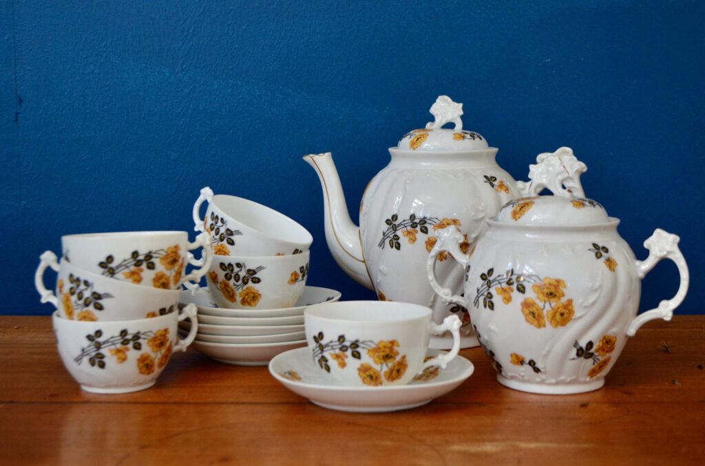 Service à thé en porcelaine de Limoges