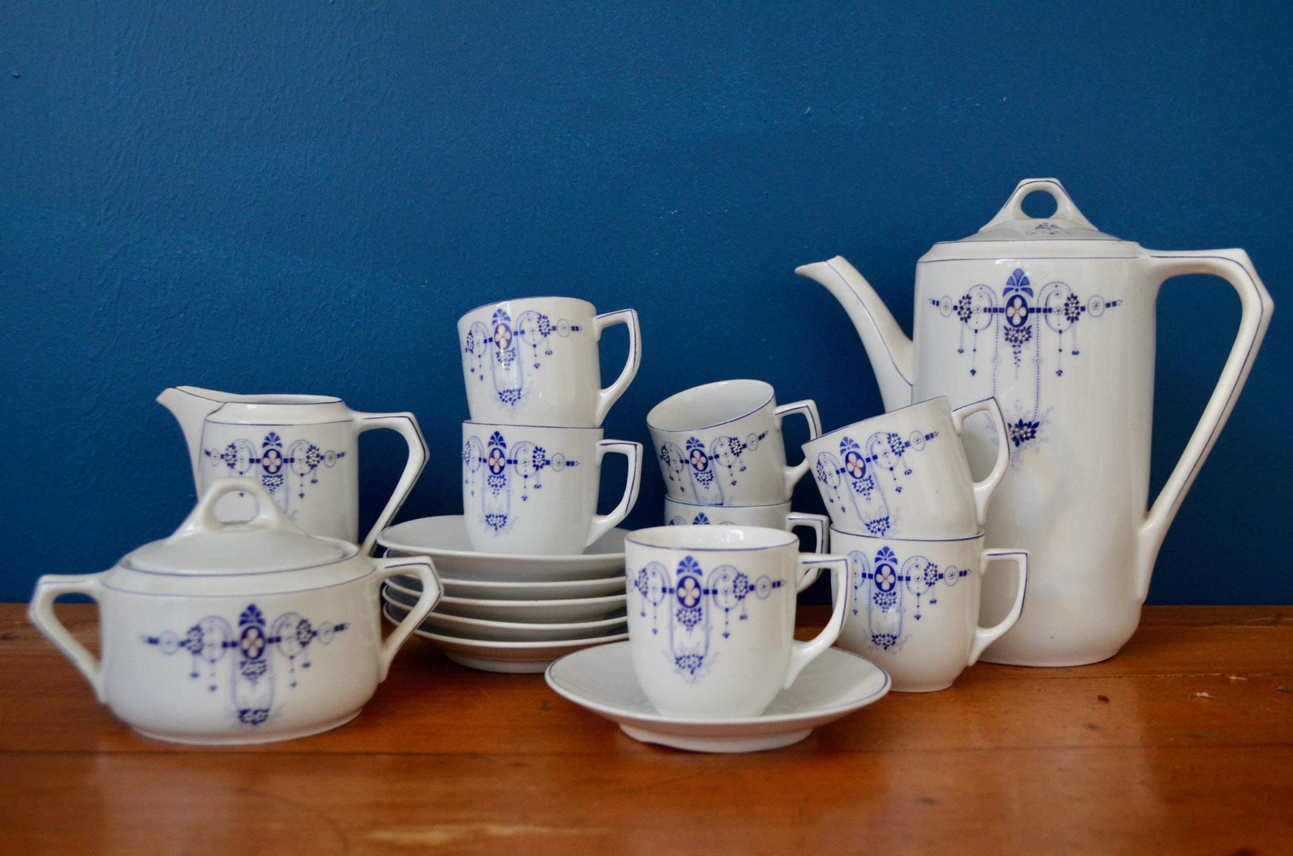 Service à Thé Vintage 18 Pièces En Porcelaine – 6 Tasses, Soucoupes, Cuillères Et Support Métal – Design Romantique Fleuri, Idéal Cadeau Femme