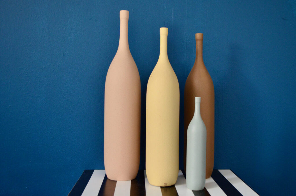 Série de bouteilles en céramique