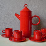 Service à thé ou à café en céramique rouge vintage moderniste