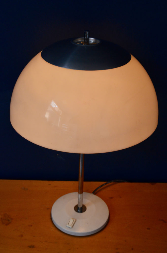 Lampe-pince champignon Beige - L'atelier Belle Lurette, Rénovation de  meubles vintage