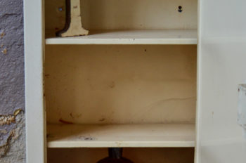 Pharmacie en métal vintage rétro armoire de toilette indus patiné