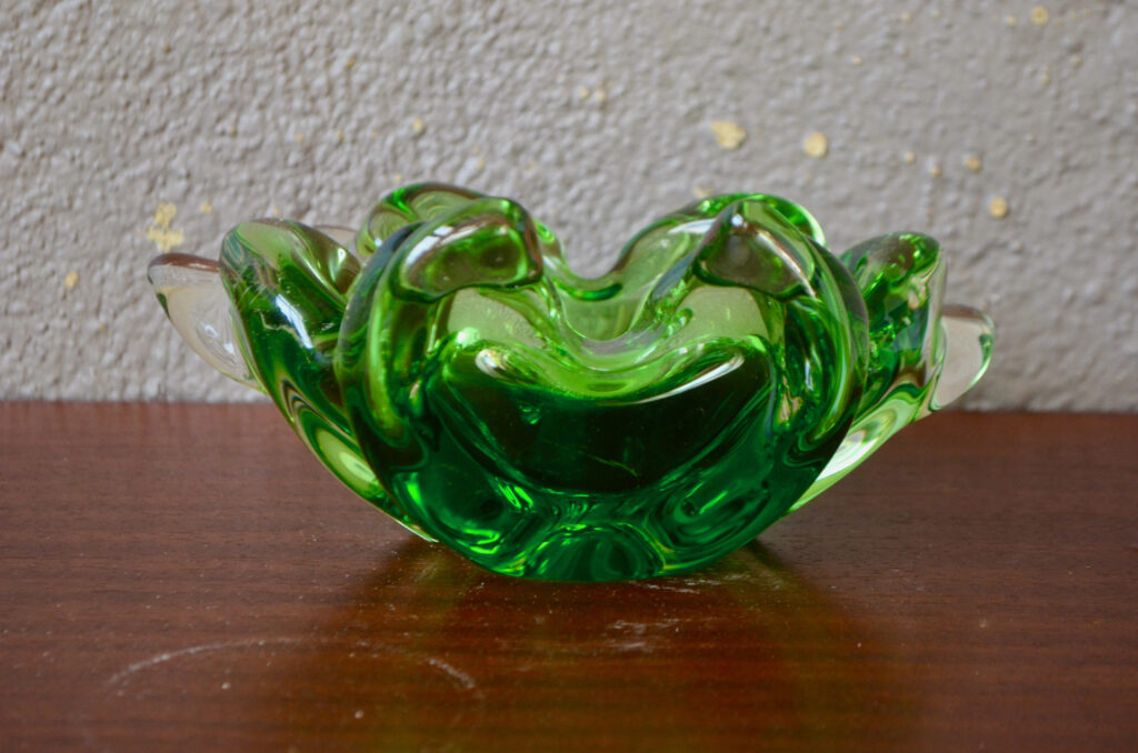 Coupelle verte en verre de Murano Coupelle verte en verre de Murano