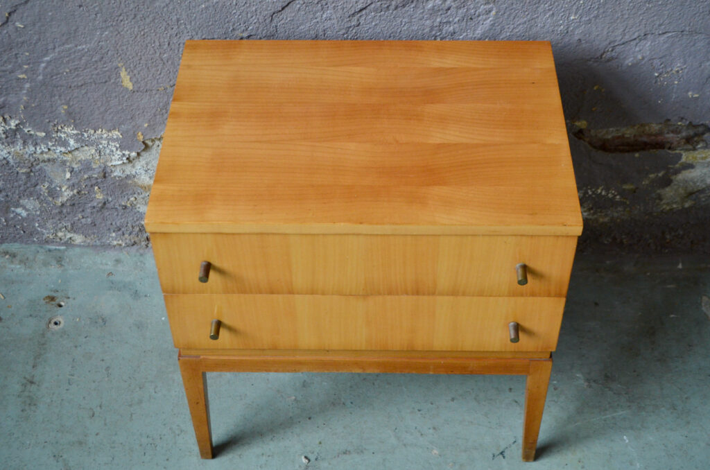 Table de chevet Aubert - L'atelier Belle Lurette, Rénovation de meubles  vintage