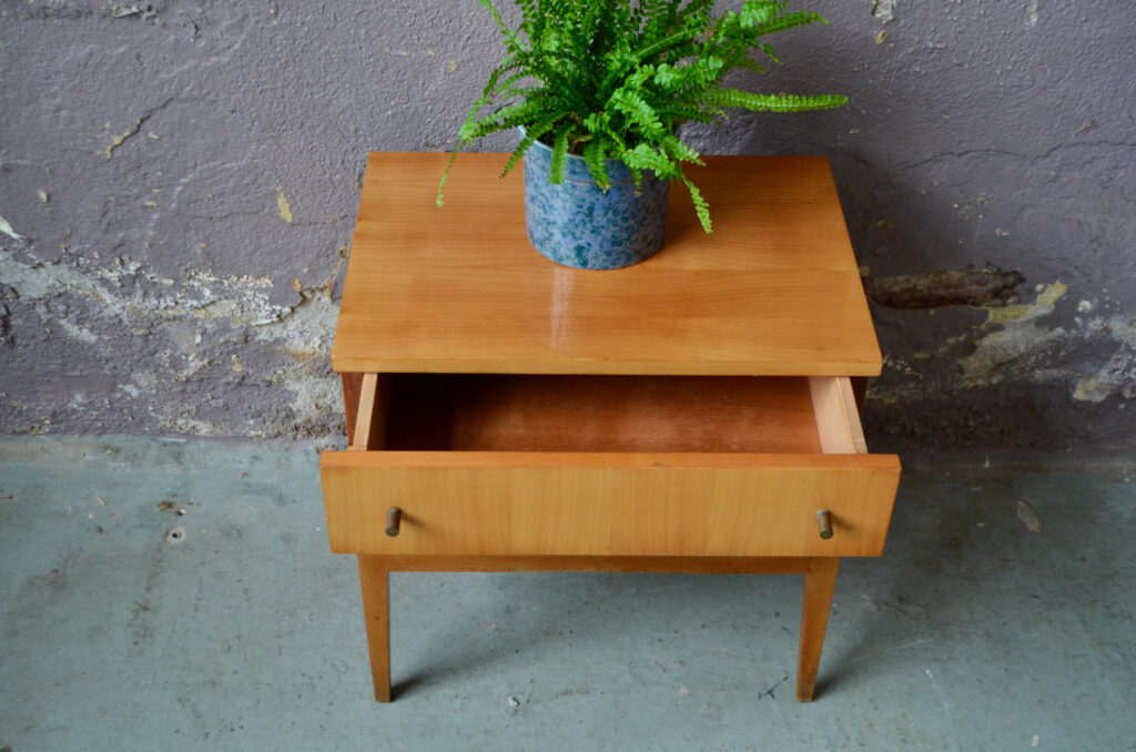 Table de chevet Aubert - L'atelier Belle Lurette, Rénovation de meubles  vintage