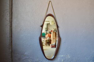 Miroir mural ovale en teck design italien années 60 vintage scandinave brutaliste