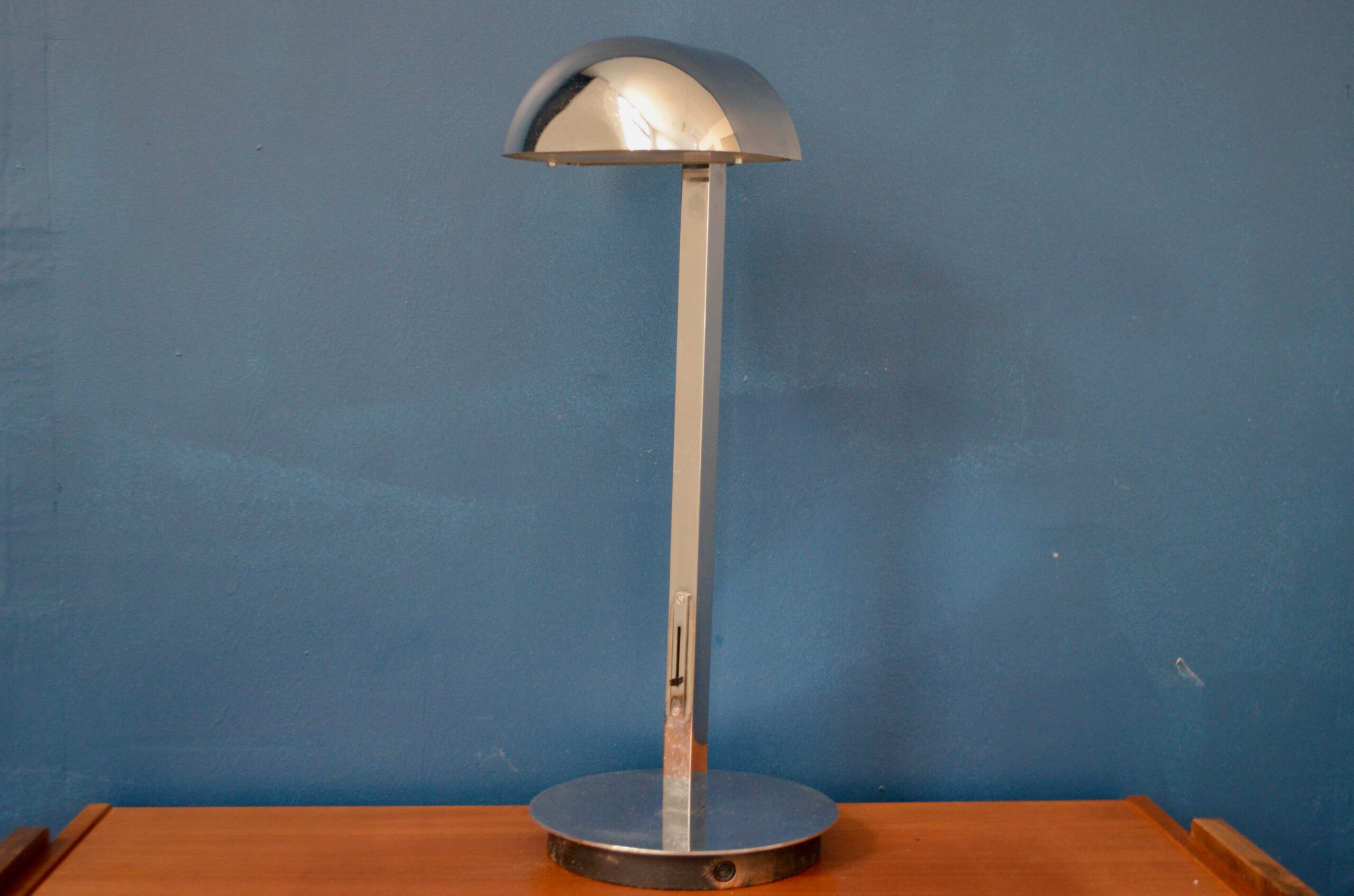 Grande lampe moderniste en chrome - L'atelier Belle Lurette, Rénovation de  meubles vintage