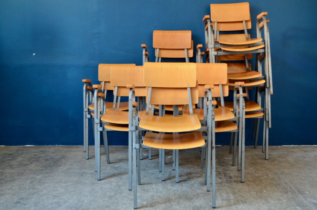 Série de chaises italiennes Caloi Série de chaises italiennes Caloi