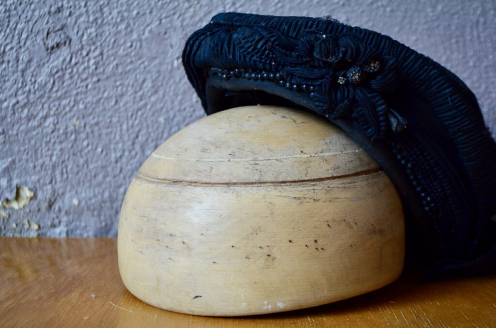 Forme à chapeau N. Speiser Forme à chapeau N. Speiser