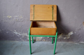Bureau d'écolier ancien enfant pupitre école vintage indus