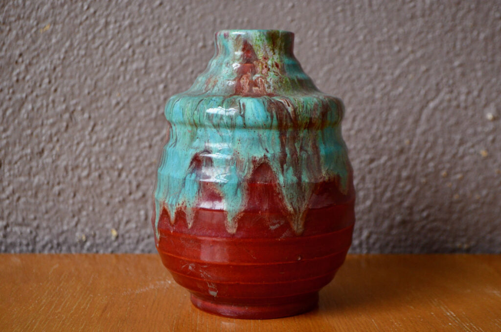 Vase rouge à coulure Céramique d’Art de Bordeaux Vase rouge à coulure Céramique d’Art de Bordeaux
