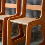 Table d'activités rétro années 60 mobilier enfant en bois design minimaliste montessori waldorf steiner déco chambre mobilier école vintage