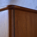 Armoire en bois vintage rétro années 50 pieds compas bohème mobilier enfant fifties midcentury armoire parisienne
