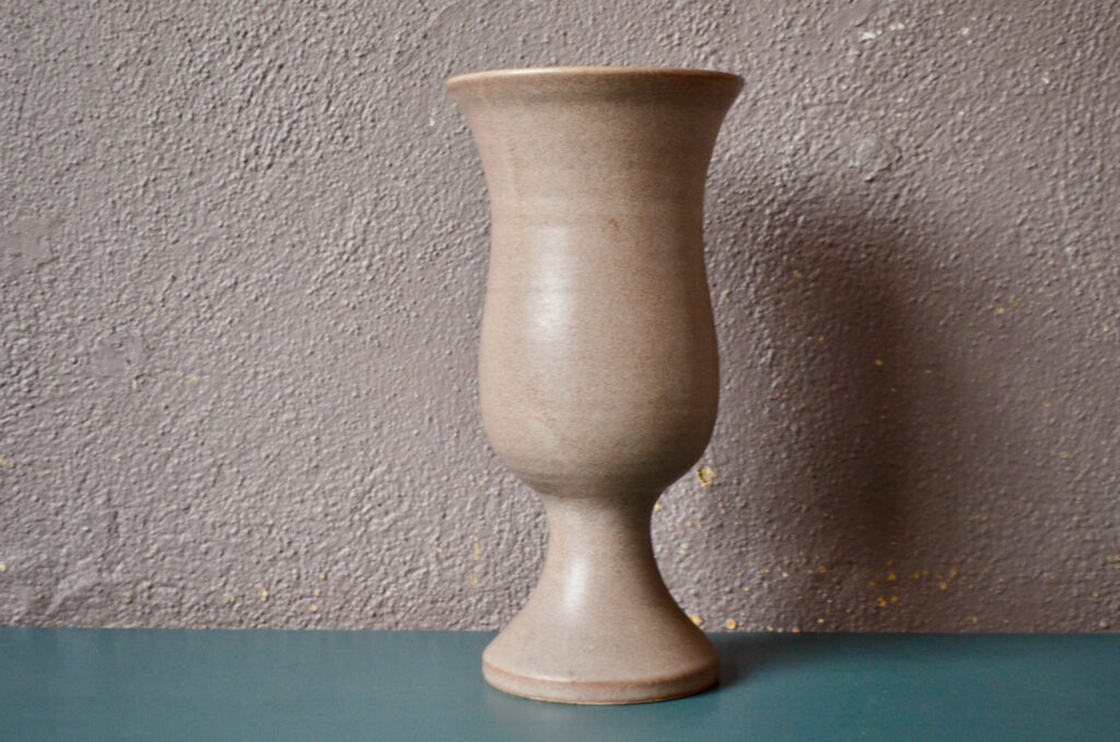 Grand vase calice en grès